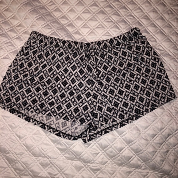 Daisy Fuentes Pajama Set - Picture 3 of 5